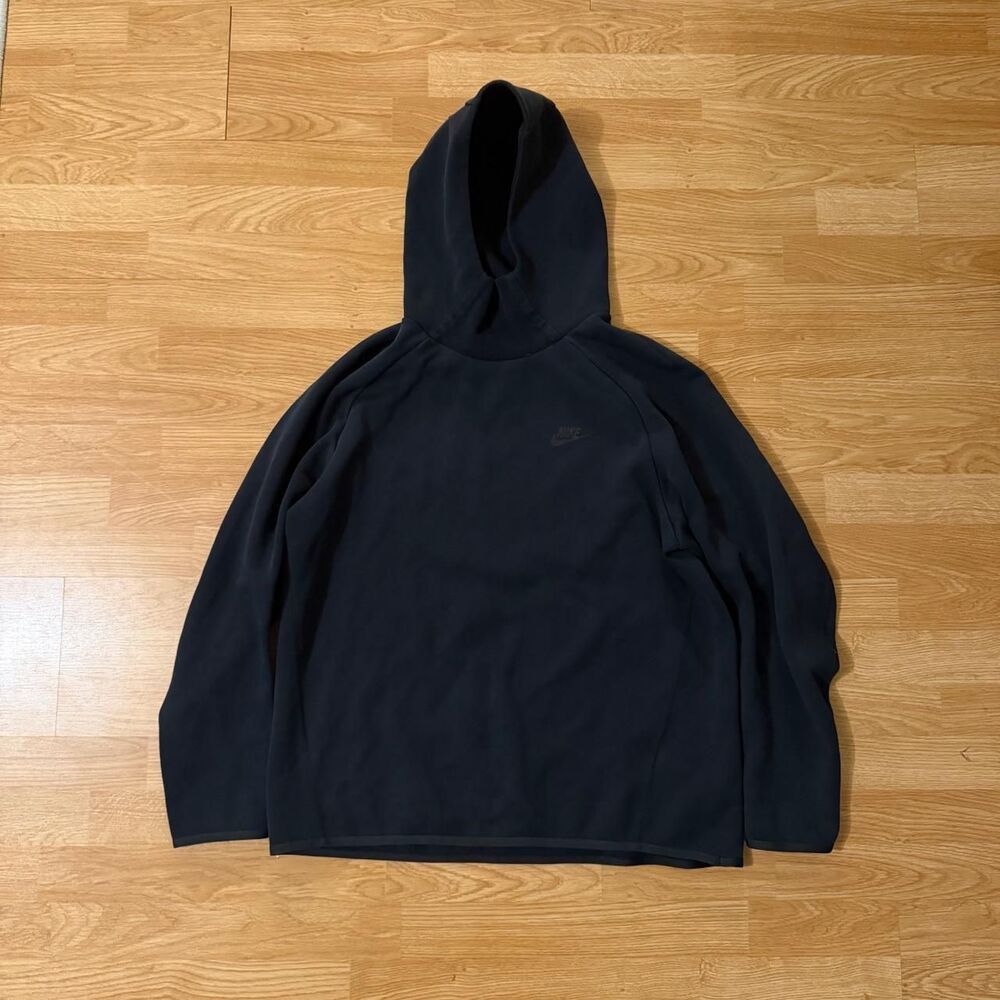 Nike Men's Navy and Black Hoodie
